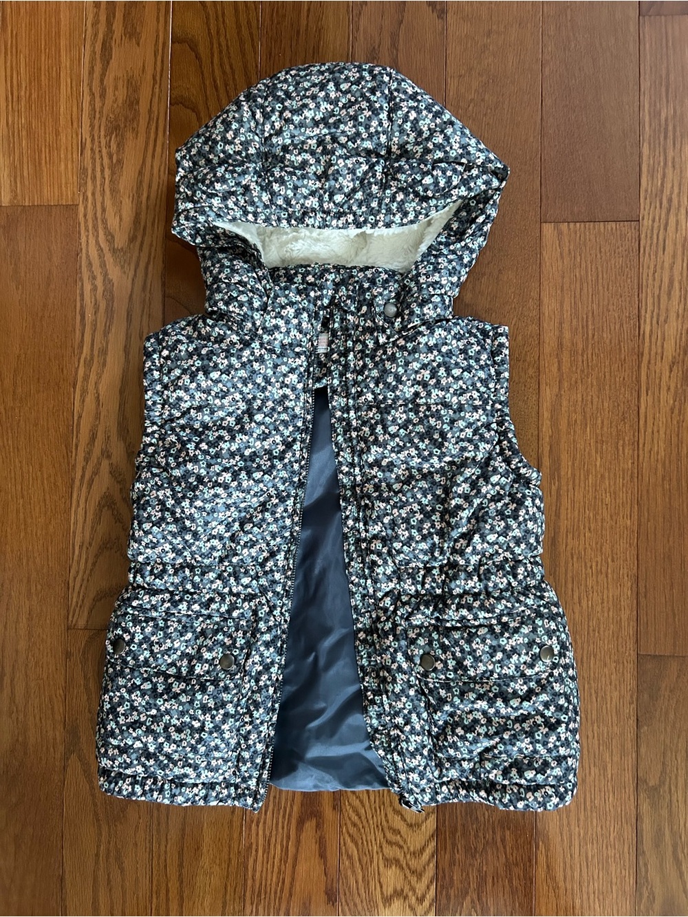 H&M Girls Floral Quilted Hooded Vest Size  6-7Y